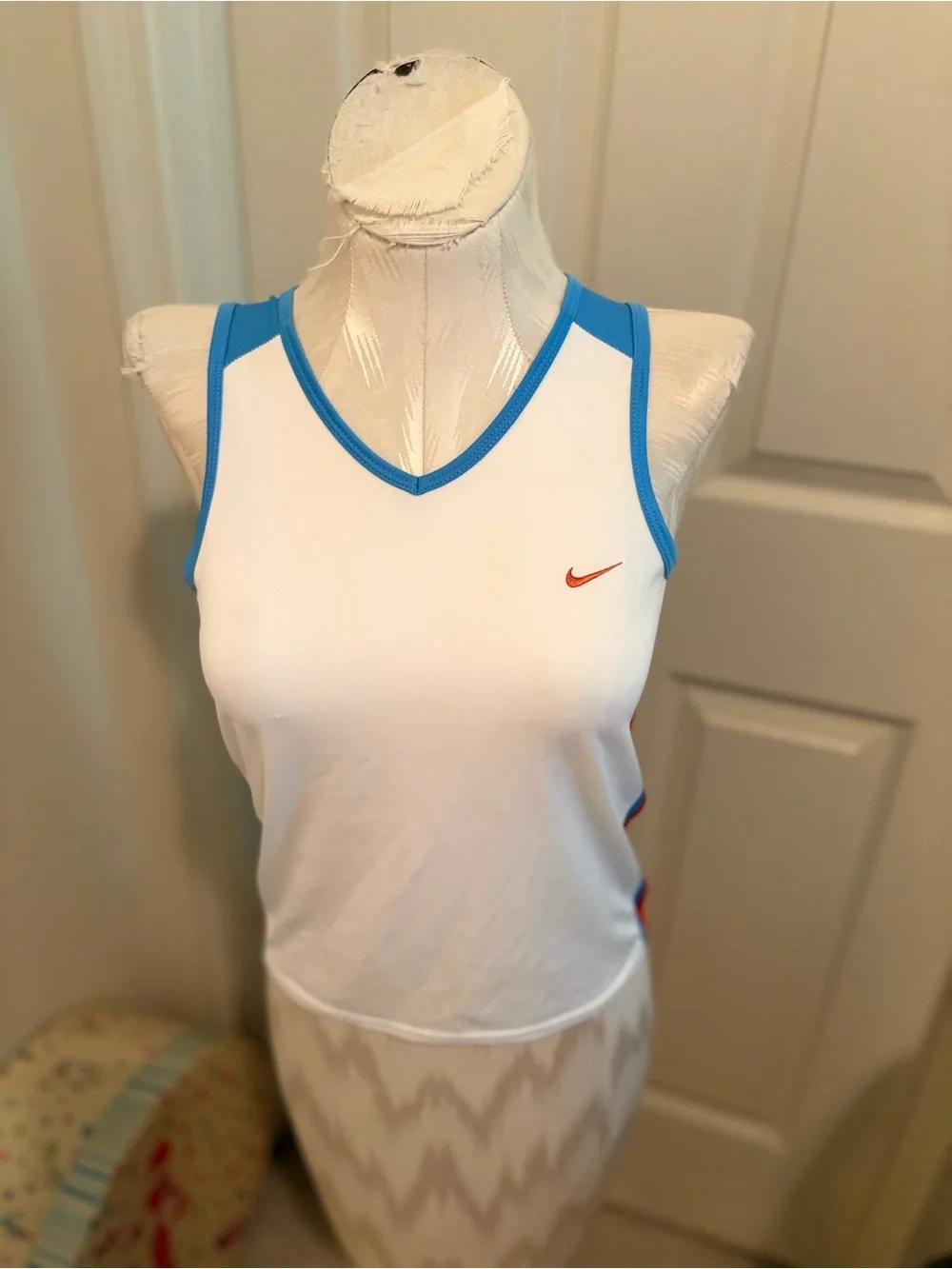 Nike Women's White V-Neck Tank with Blue Trim XS 0-2